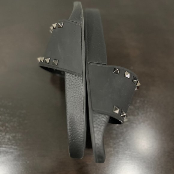 ROCKSTUD RUBBER SLIDER SANDAL - Picture 6 of 11